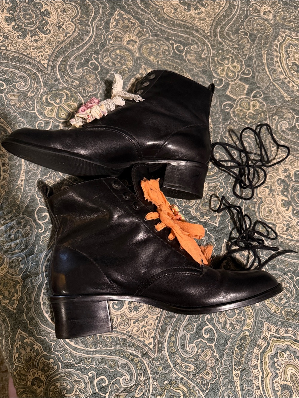 Vintage - LEATHER LACE UP BOOTS - Bandolino - original black laces - SZ 8M - Picture 3 of 13